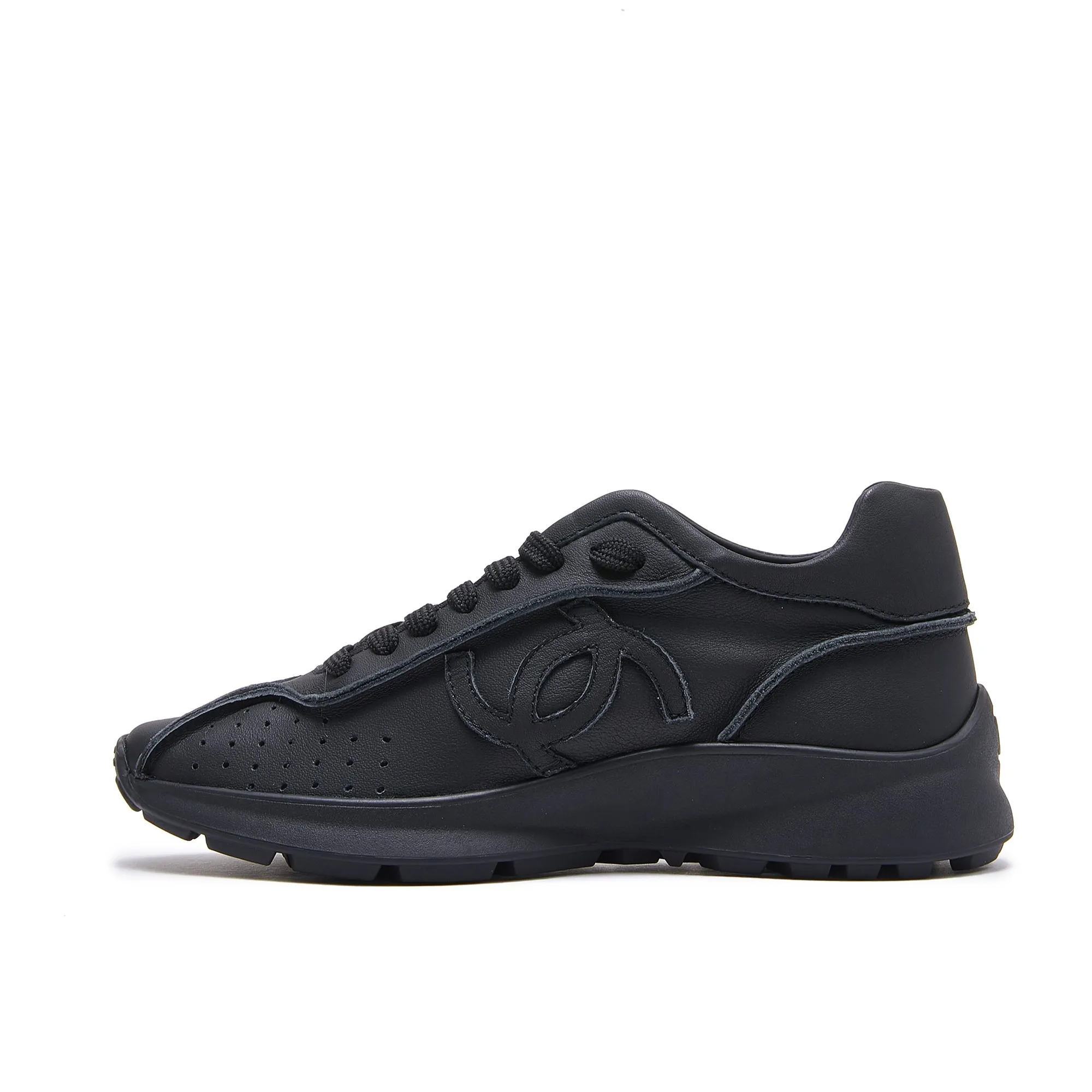 👟👟Ex-factory price 560👟👟 Chanel Grandma 2024 counter top casual sports shoes This classic design; the upper is electro-embroidered with a variety of techniques; the outsole is fashionable and sporty; it is unusual to incorporate a variety of color matching elements... The diversified mix and match is very good-looking and versatile, casual, fashionable, sports and outdoor can be taken into account... ꫛꫀꪝ Go➫ Material: ❶Upper is made of: Original imported high silk cow suede + small fragrance fabric ❷Inner lining: original imported breathable sheepskin lining ❸Outsole based on: original TPU combination outsole Special counter boutique packaging complete set for women 35–41